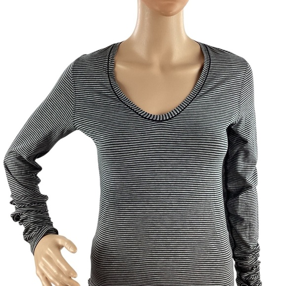 Lululemon Circadian Long Sleeve V Neck Tee Grey Black Stripe - Picture 2 of 6